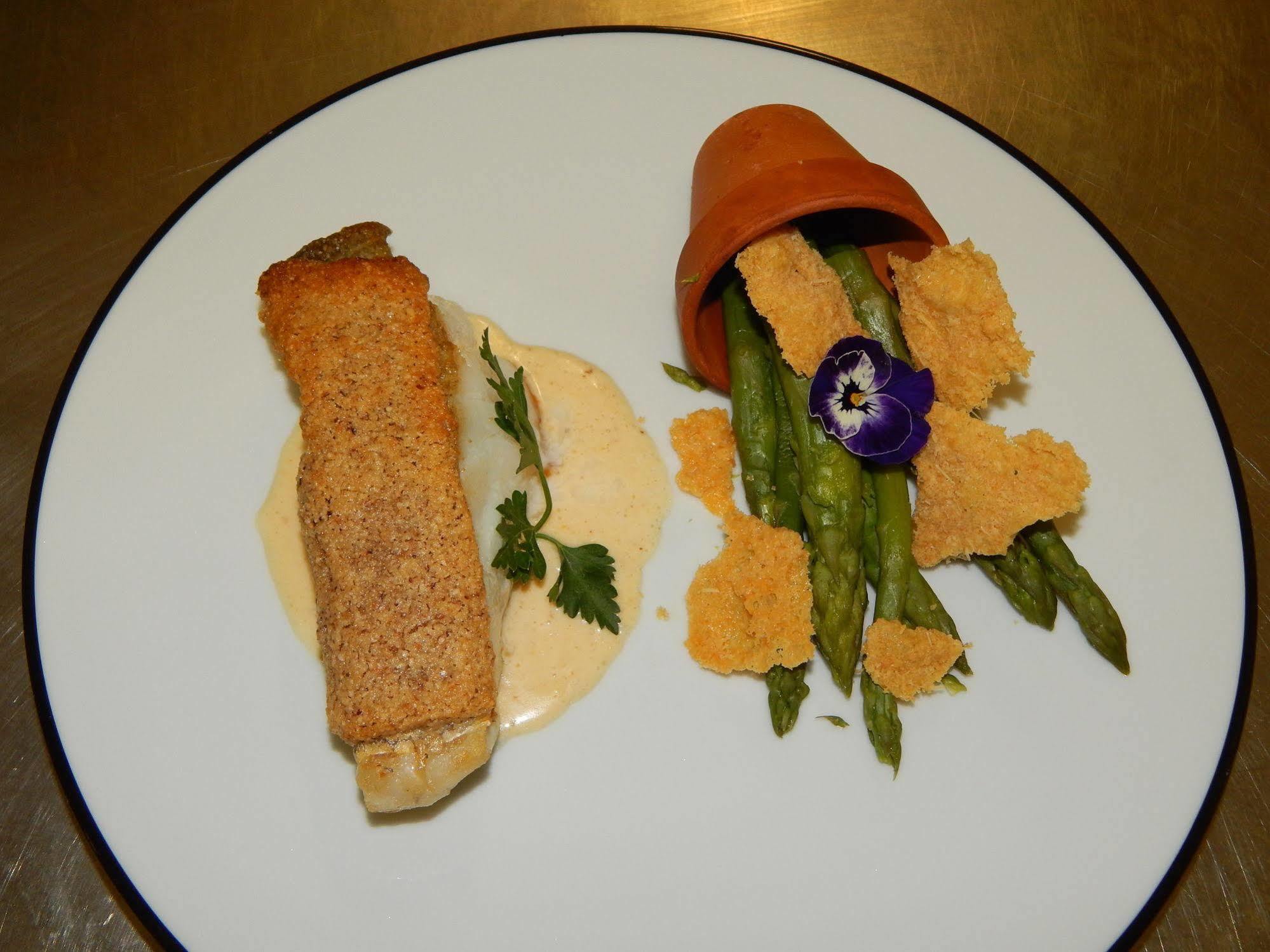 Logis - Hotel Du Nord Et Restaurant La Table D'Elisa Compiègne Eksteriør billede